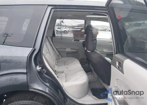 2010 Subaru Forester 2.5X Premium z USA, uszkodzony, nr VIN JF2SH6CC9AH738264